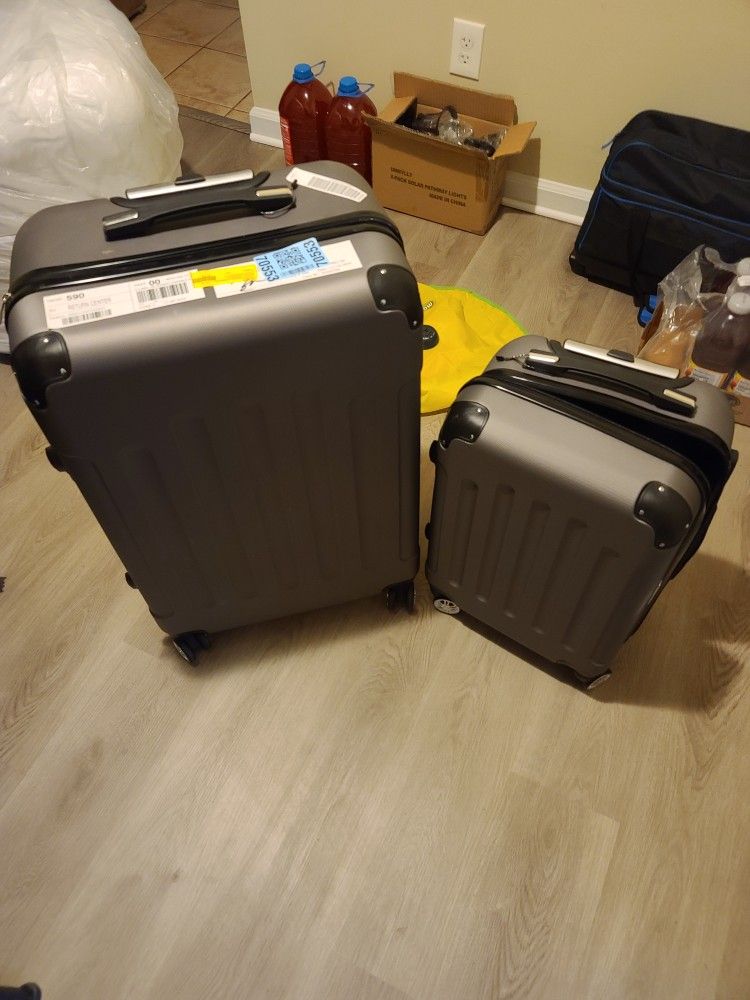 2 Piece Travel Hardshell Suitcase Like New