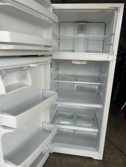 Ge fridge size 18  good condition