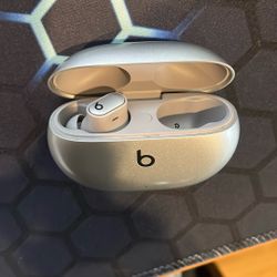 Beats Studio Buds +