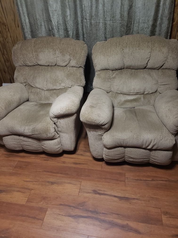 2 Recliner chairs
