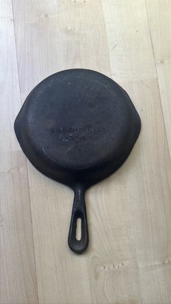 Cast iron skillet