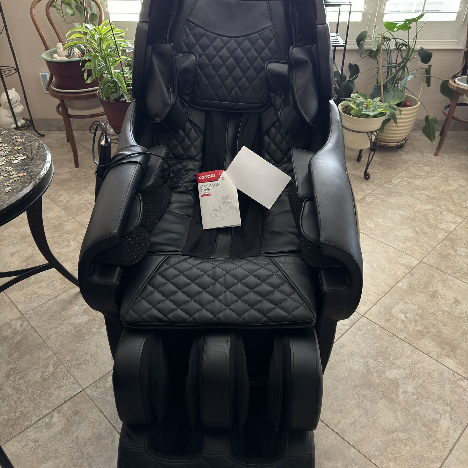 OOTORI MASSAGE CHAIR Model RL900 for Sale in Phoenix AZ OfferUp