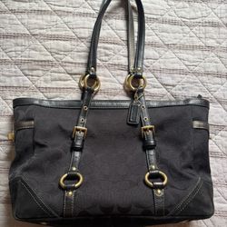 Coach Signature Gallery Tote Bag In Black 