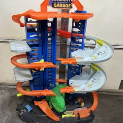 Big Hot Wheels Ultimate Garage T-Rex