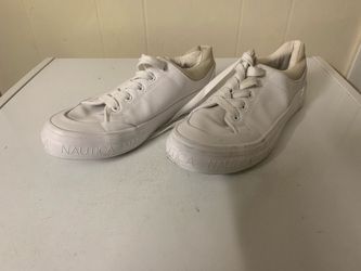 Like New NAUTICA White Shoes Size 7.5