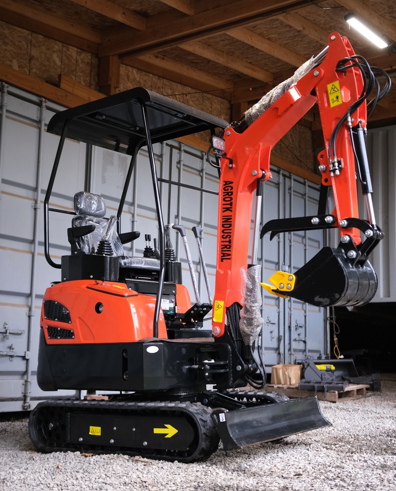 NEW | NT18 KUBOTA Diesel Excavator: w/Quick hitch, Tilt bucket, Thumb