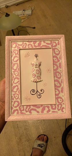 Pink picture frame