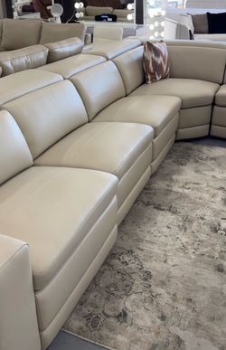 CREME LEATHER COUCH- SAME DAY DELIVERY🚚 , NO CREDIT NEEDED‼️