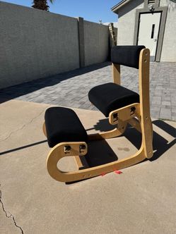 Ergonomic Kneeling Chair with Back Support