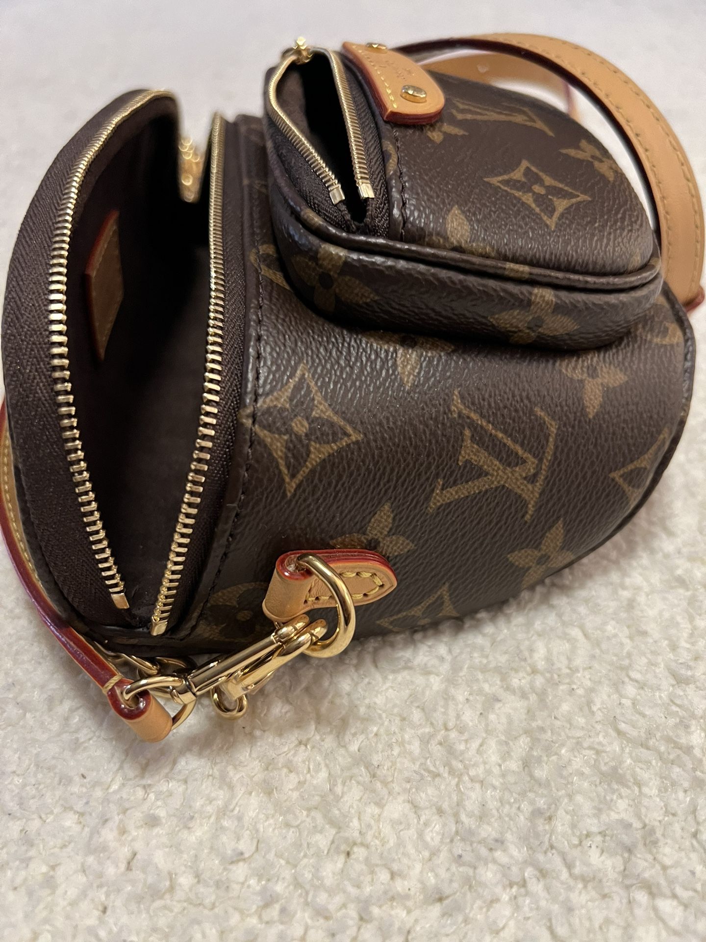 LOUIS VUITTON MINI BUM BAG for Sale in Los Angeles, CA OfferUp