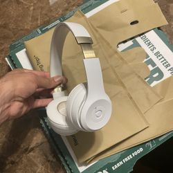 Beats solo 4