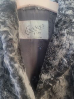 Landon's Furs Vintage Fur Coat L