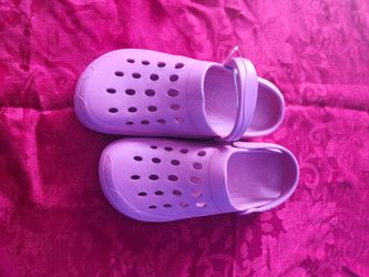 New size 10 Croc look-alikes