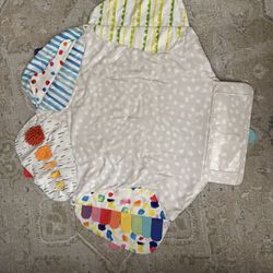 LOVEVERY THE PLAY GYM / BABY PLAY MAT