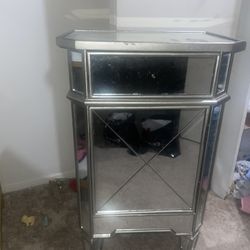 2 Mirrored Nightstands 