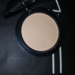 Mac Press Powder  Nw20