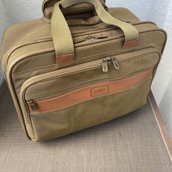 HARTMANN TRAVELING CARRY ON MILITARY GREEN