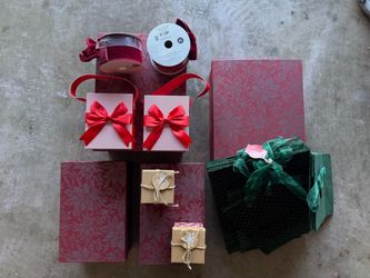 Holiday Boxes & Velvet Gift Bags