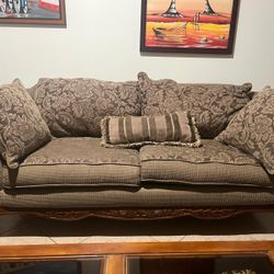 Full Set Furniture, Tables ,Lamps And Rug