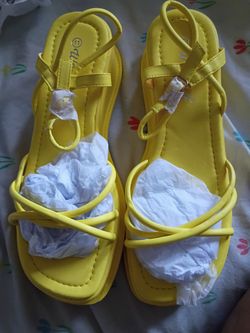 Yellow wedges
