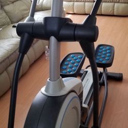 NORDICTRACK E9.0 ELLIPTICAL CROSS TRAINER