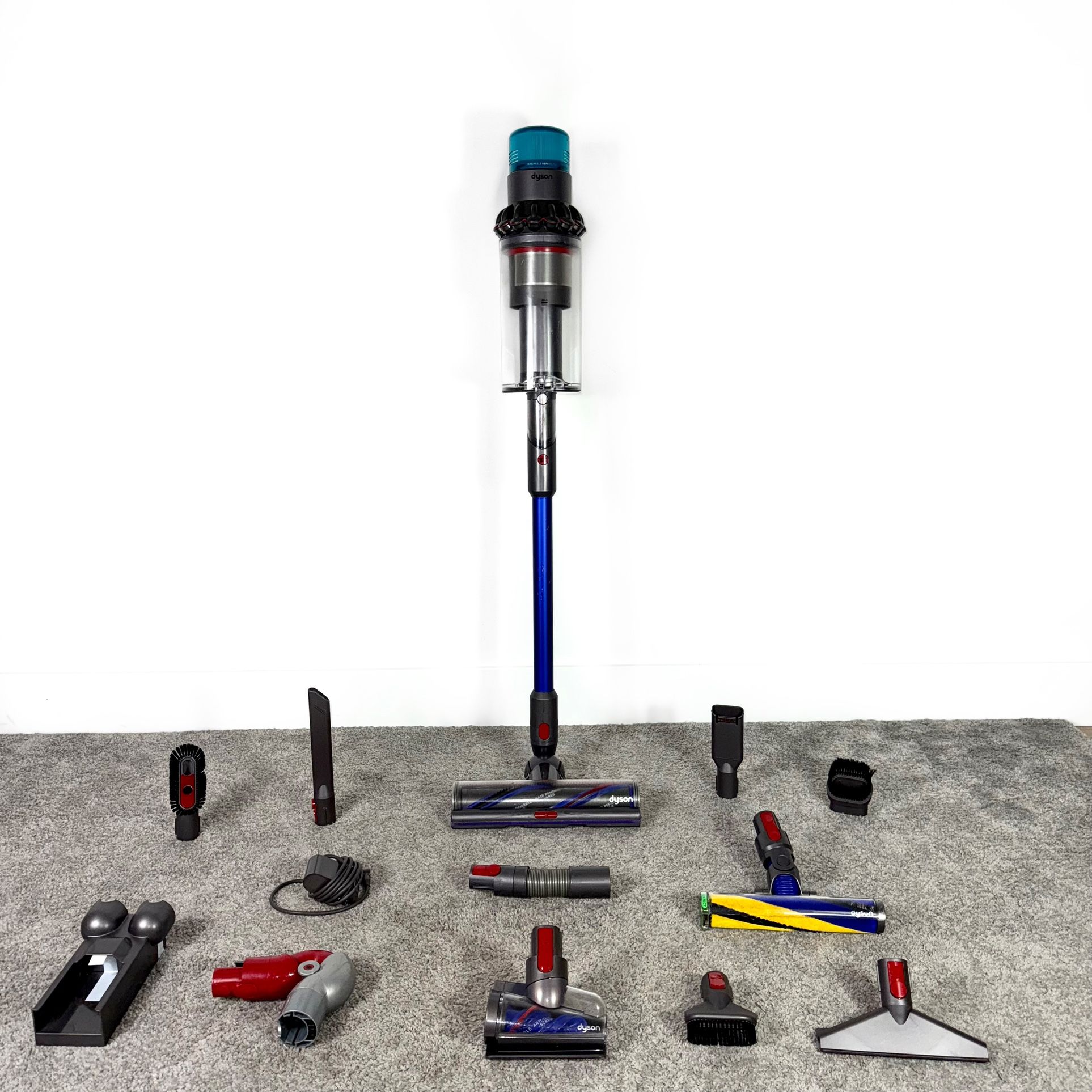 Dyson Gen5 Outsize Cordless Vacuum Cleaner w/ all accessories