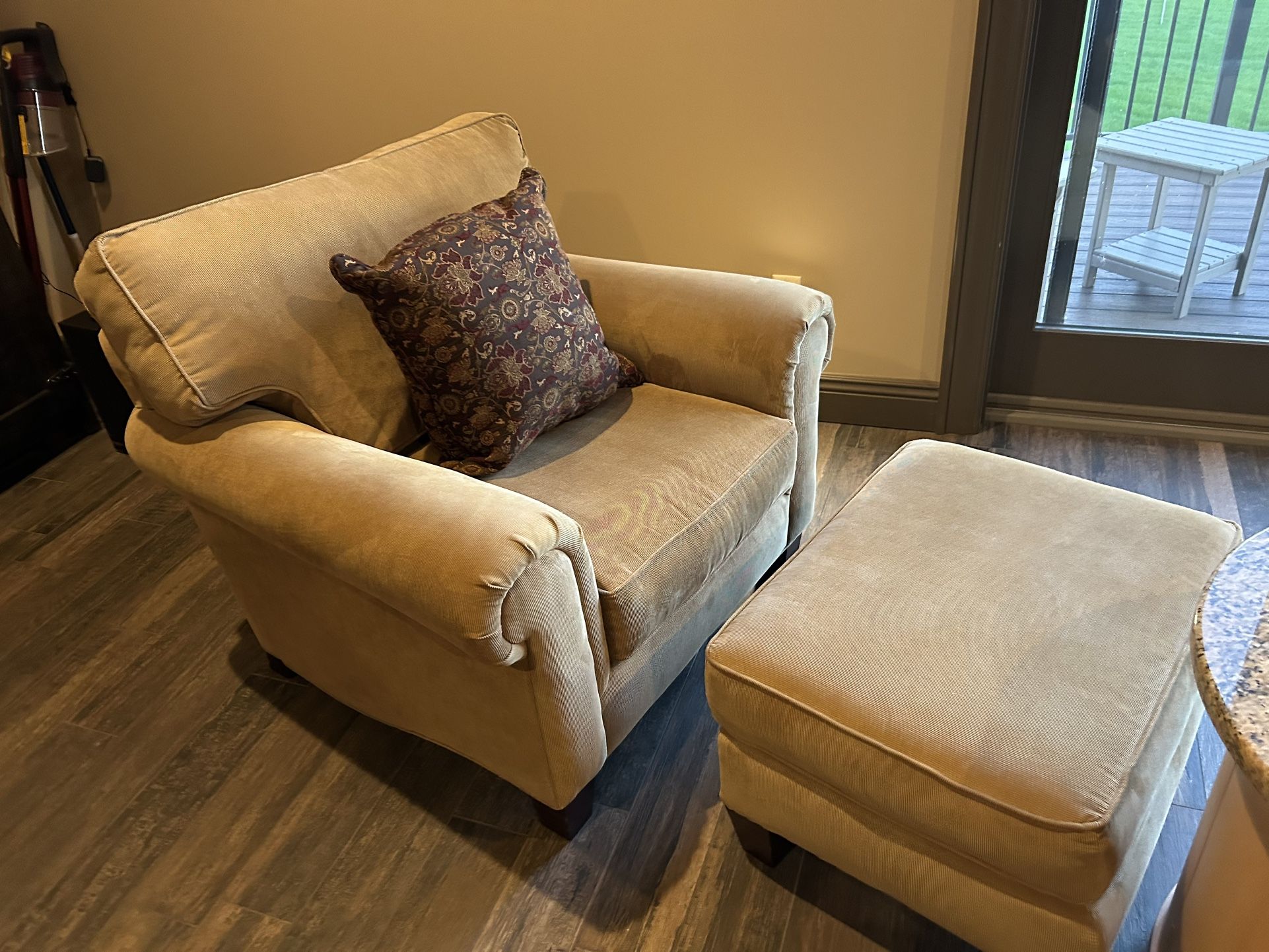 Chair With Ottoman