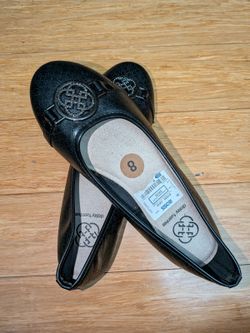 Beautiful black flats size 8