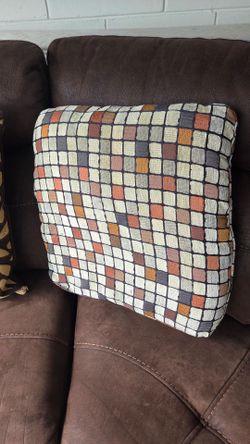 Mosaic Pattern Throw Pillow