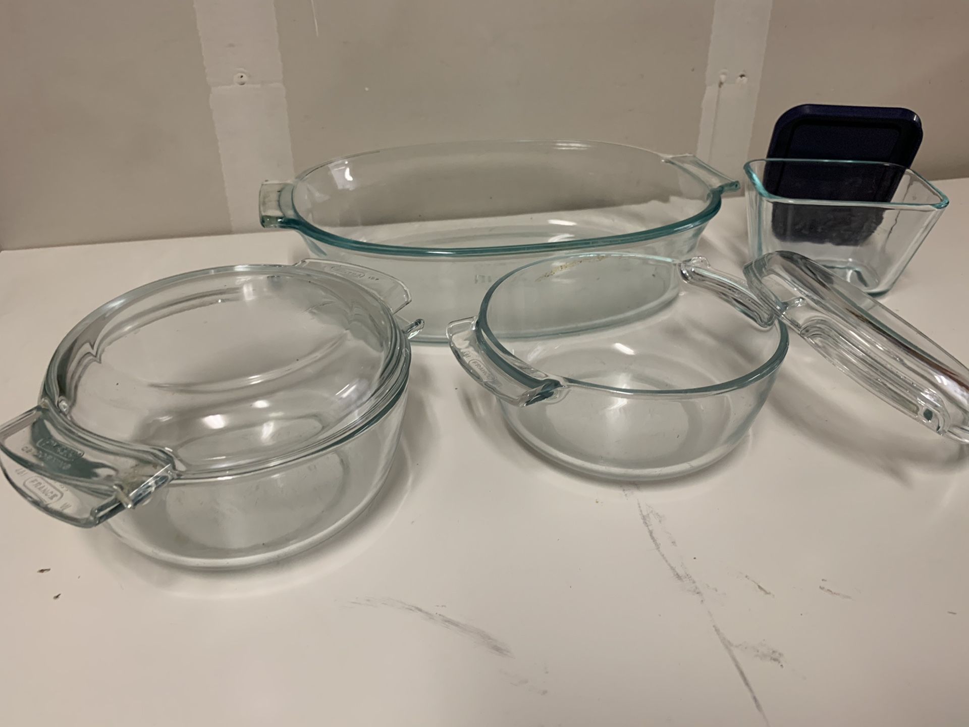 Pyrex Dishes with lids