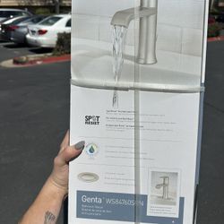 Moet Bathroom Vanity Faucet 