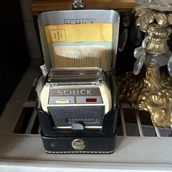 Schick Cordless Shaver. Vintage Brand New