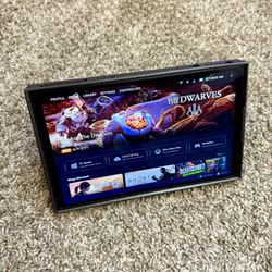 Lenovo Legion Go Gaming handheld tablet 16gb ram 1TB SSD Tablet only, controllers not included. Excellent condition with case. Comes with charger and 