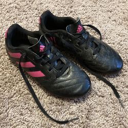 Soccer Shoes size 13 kids pink girls