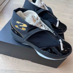 Jordan 40-28 Black Metallic Gold Size 10.5 IN HAND NOW Ready for pick up TODAY