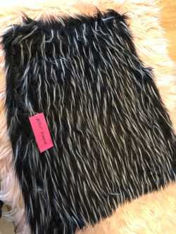 NEW 🏷 Betsey Johnson Black Faux Fur Vest Jacket Top Sleeveless Size L Girl$48
