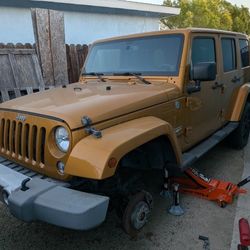 2014 Jeep Wrangler Sahara Unlimited! Low Miles!