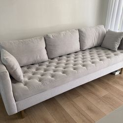 Sofa Tahari