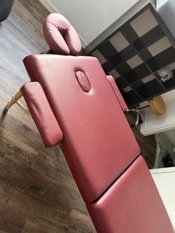 Massage/aesthetician table