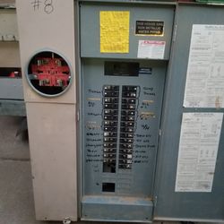 200 Amp Electrical Panel Bottom feed 40 Space Fully Loaded With Breakers 
