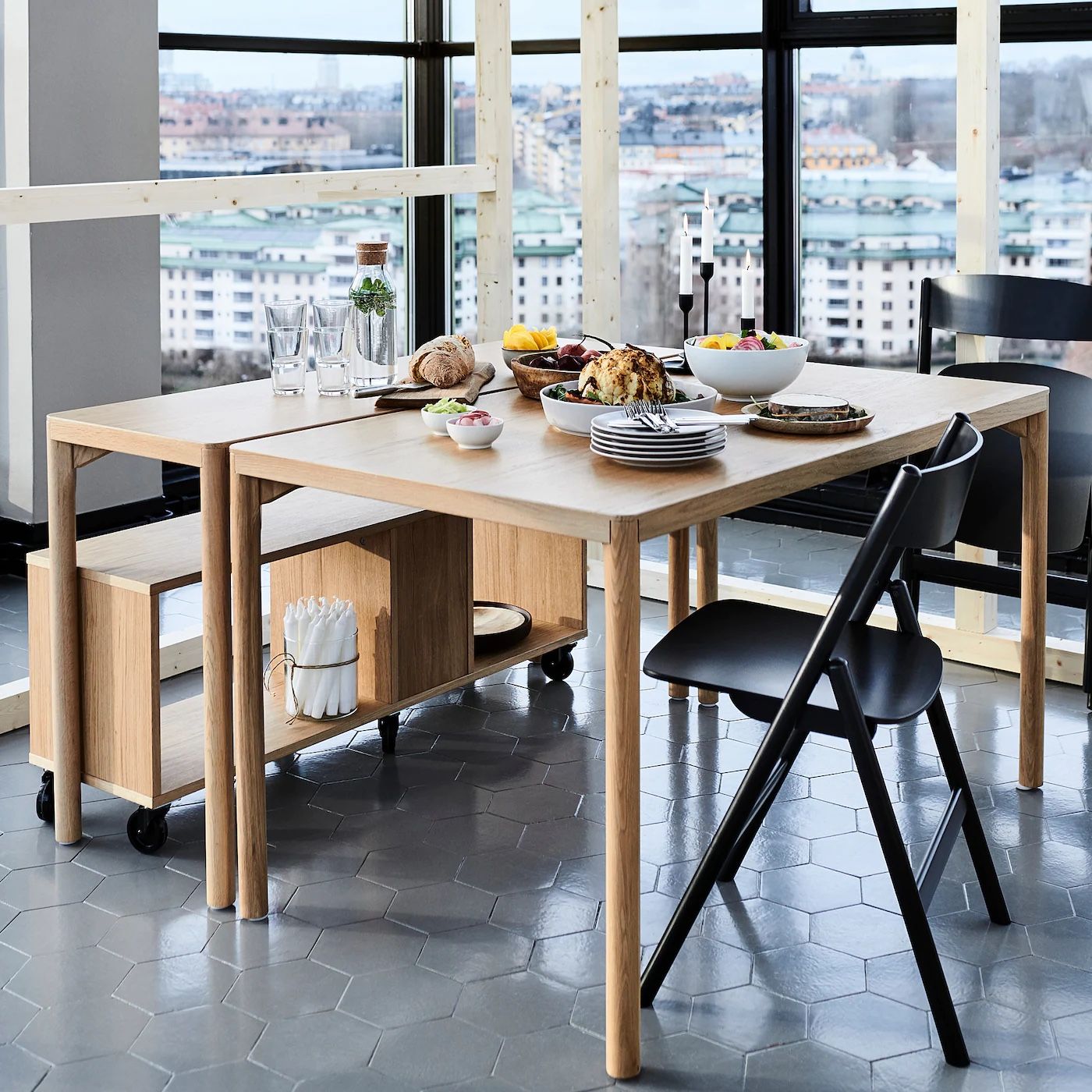 Ikea RÅVAROR Dining table, oak veneer for Sale in San Fernando, CA