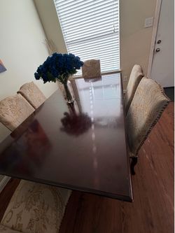 Vendo comedor de seis sillas