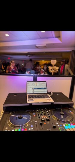 Dj (Local)