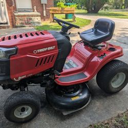 Troy bilt Riding Mower 
