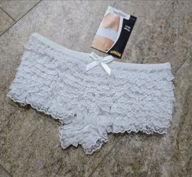 NEW WITH TAGS ATTACHED RUFFLED TANGAS SZ XS/SM