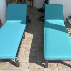 Extra Long 81” Pair Of Lounge Chairs With Cushions And Covers 