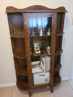 Curio cabinet con luz