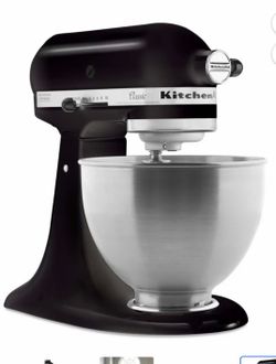 KitchenAid Classic Series 4.5-Quart Tilt-Head Stand Mixer, Onyx Black