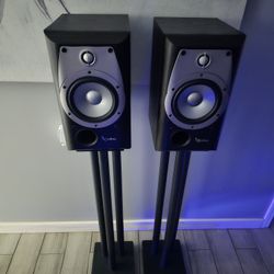 Speaker With Stands 