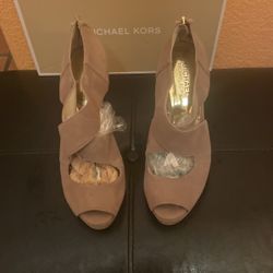 Michael Kors Tan Rear Zip Womens Heels Size 7M
